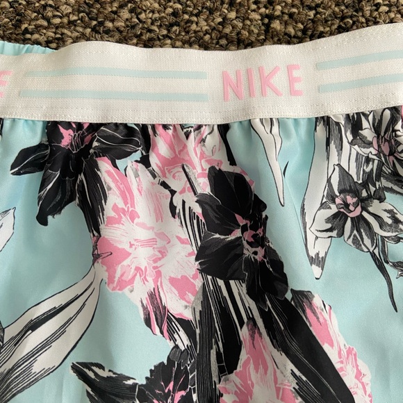 Nike Women's Floral Athletic Shorts - Pink and Black size:XS - Picture 5 of 13